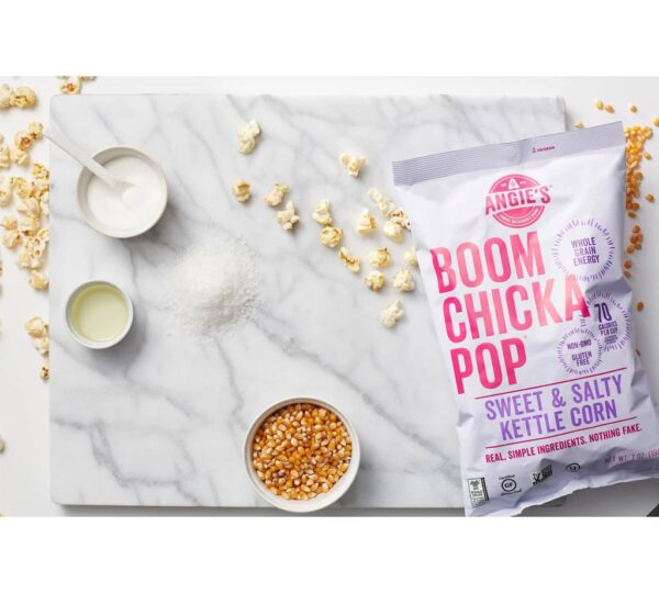 Angie's Boomchickapop Sweet & Salty Kettle Corn - Gambar 3